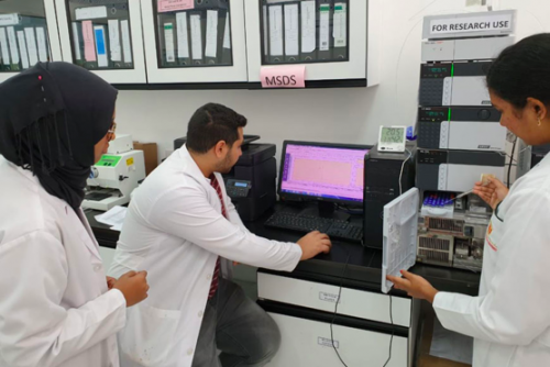 A research team of faculty members and PharmD students at College of Pharmacy – Gulf Medical University in collaboration with the National Cancer Institute (USA) discovered a novel compound that can inhibit the growth of cancer cells